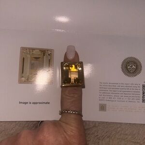 Elegant Gold Women's Ring